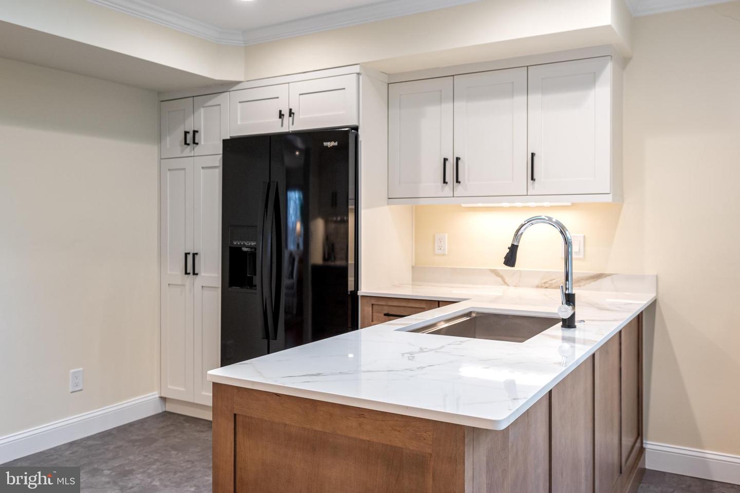 7104 SUSSEX PL, ALEXANDRIA, Virginia 22307, 3 Bedrooms Bedrooms, ,3 BathroomsBathrooms,Residential,For sale,7104 SUSSEX PL,VAFX2241526 MLS # VAFX2241526