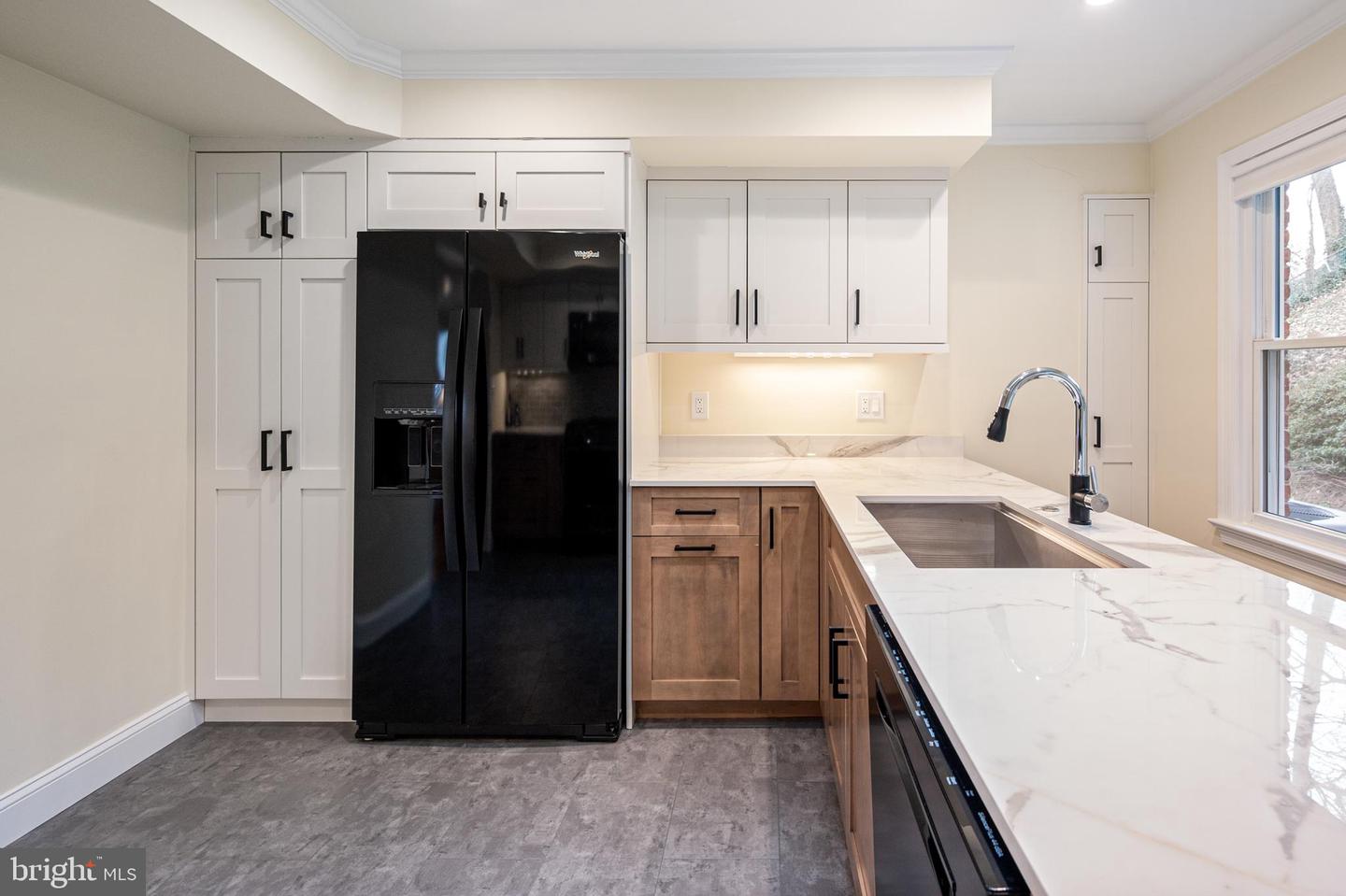 7104 SUSSEX PL, ALEXANDRIA, Virginia 22307, 3 Bedrooms Bedrooms, ,3 BathroomsBathrooms,Residential,For sale,7104 SUSSEX PL,VAFX2241526 MLS # VAFX2241526