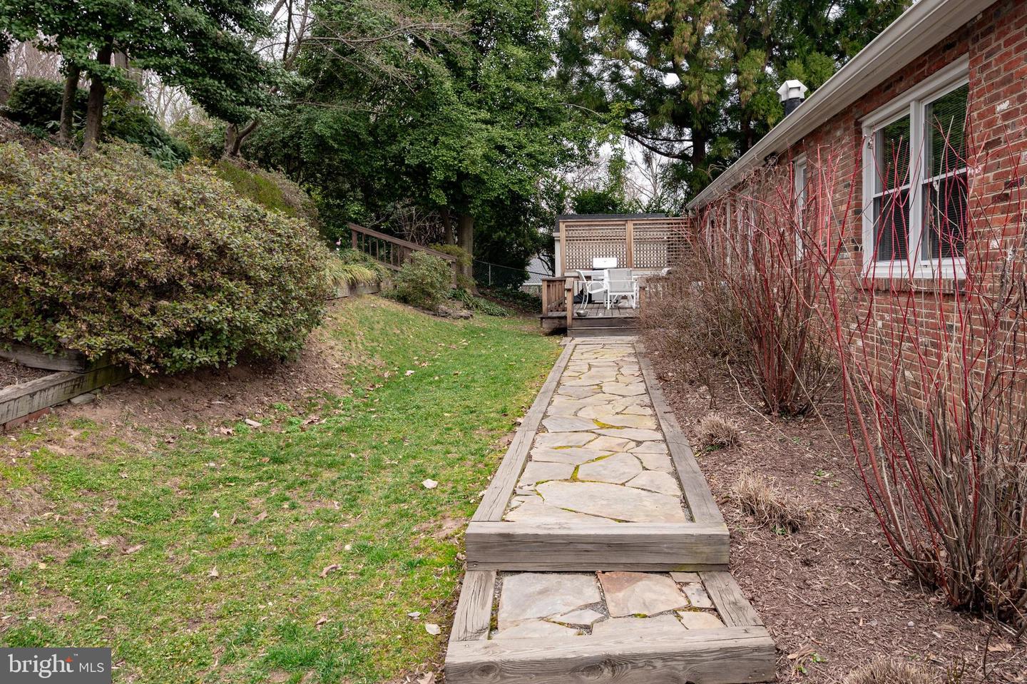 7104 SUSSEX PL, ALEXANDRIA, Virginia 22307, 3 Bedrooms Bedrooms, ,3 BathroomsBathrooms,Residential,For sale,7104 SUSSEX PL,VAFX2241526 MLS # VAFX2241526