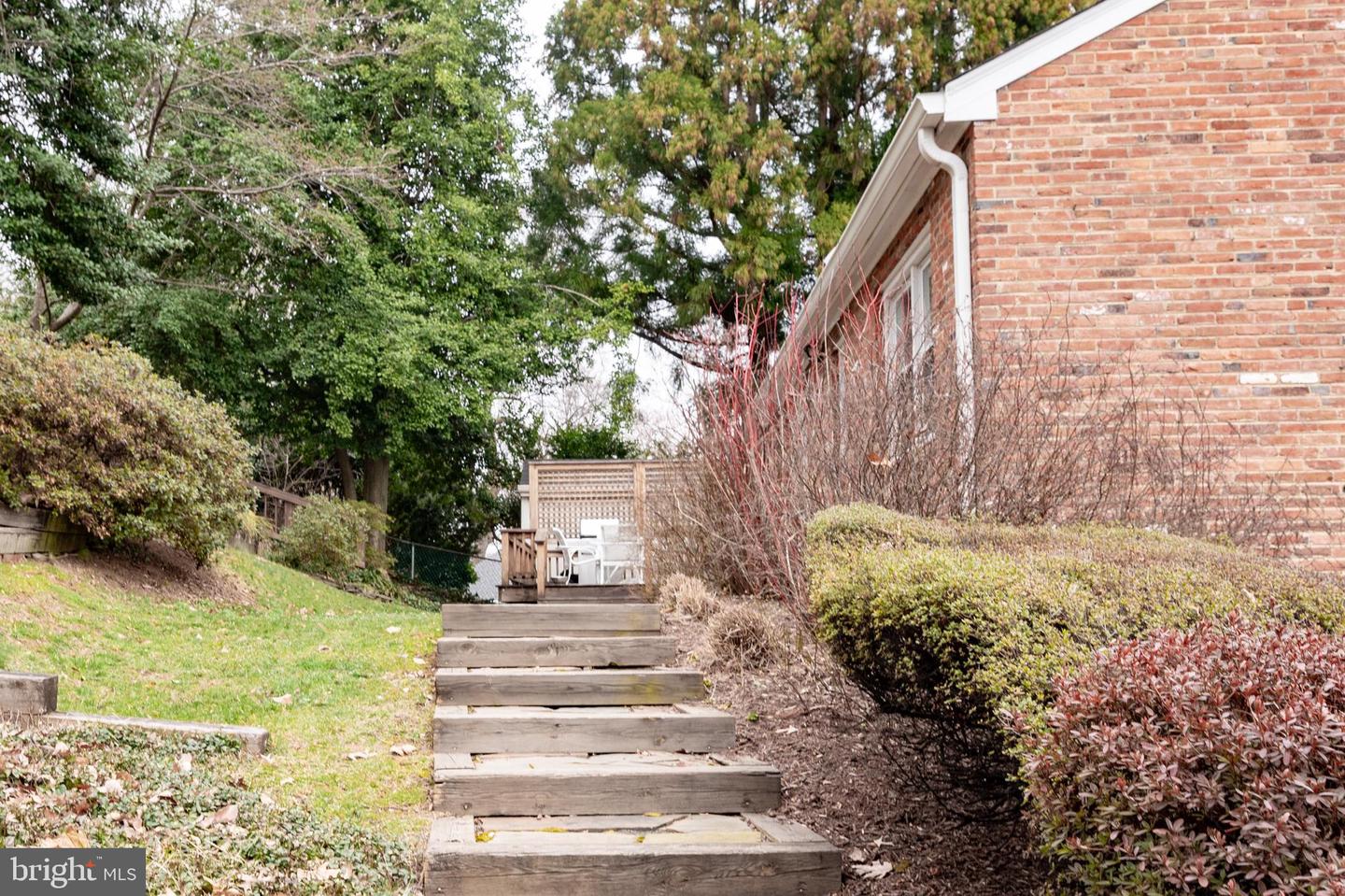 7104 SUSSEX PL, ALEXANDRIA, Virginia 22307, 3 Bedrooms Bedrooms, ,3 BathroomsBathrooms,Residential,For sale,7104 SUSSEX PL,VAFX2241526 MLS # VAFX2241526