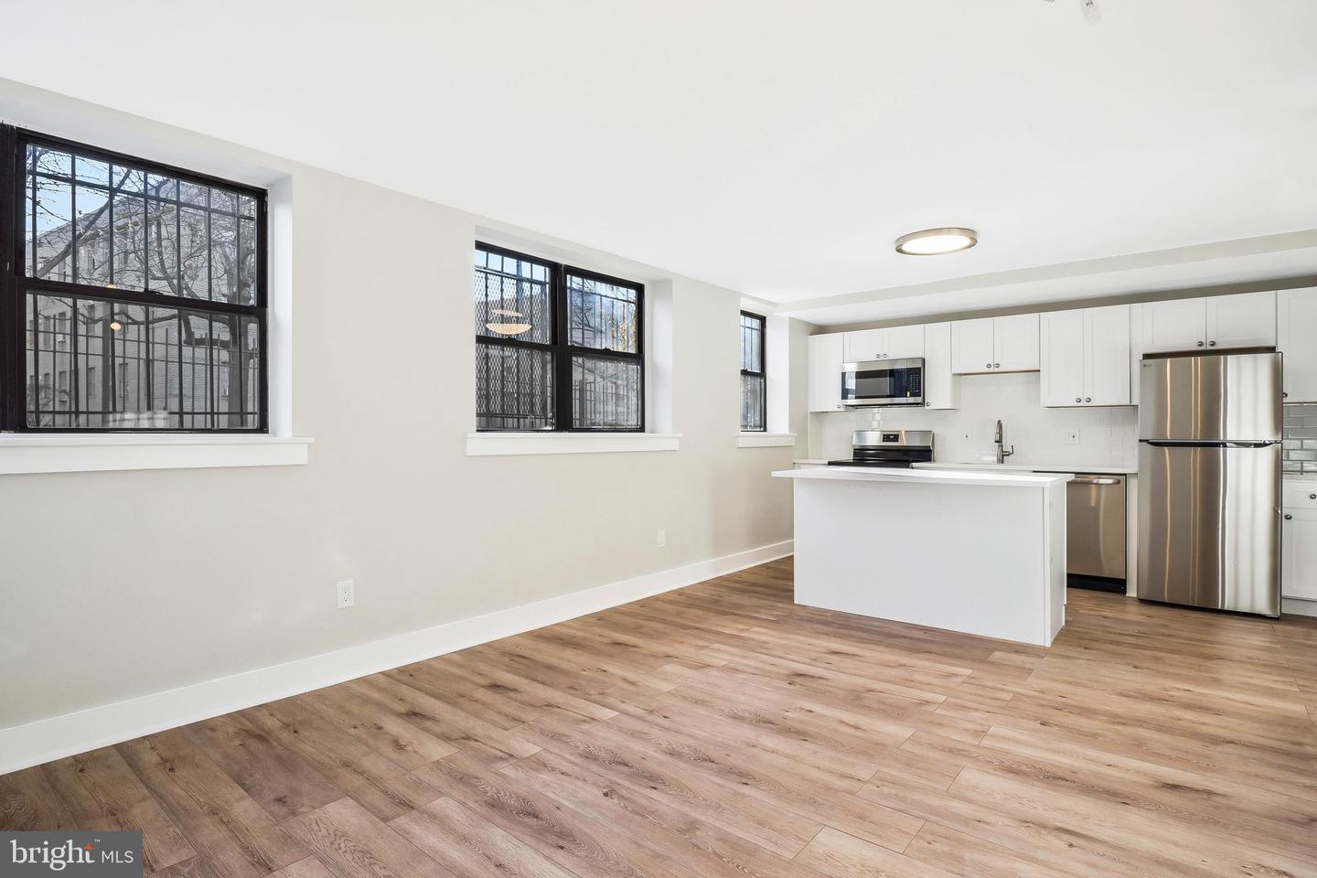 212-212 OAKWOOD ST SE #B5, WASHINGTON, District Of Columbia 20032, 1 Bedroom Bedrooms, ,1 BathroomBathrooms,Residential,For sale,212-212 OAKWOOD ST SE #B5,DCDC2201178 MLS # DCDC2201178