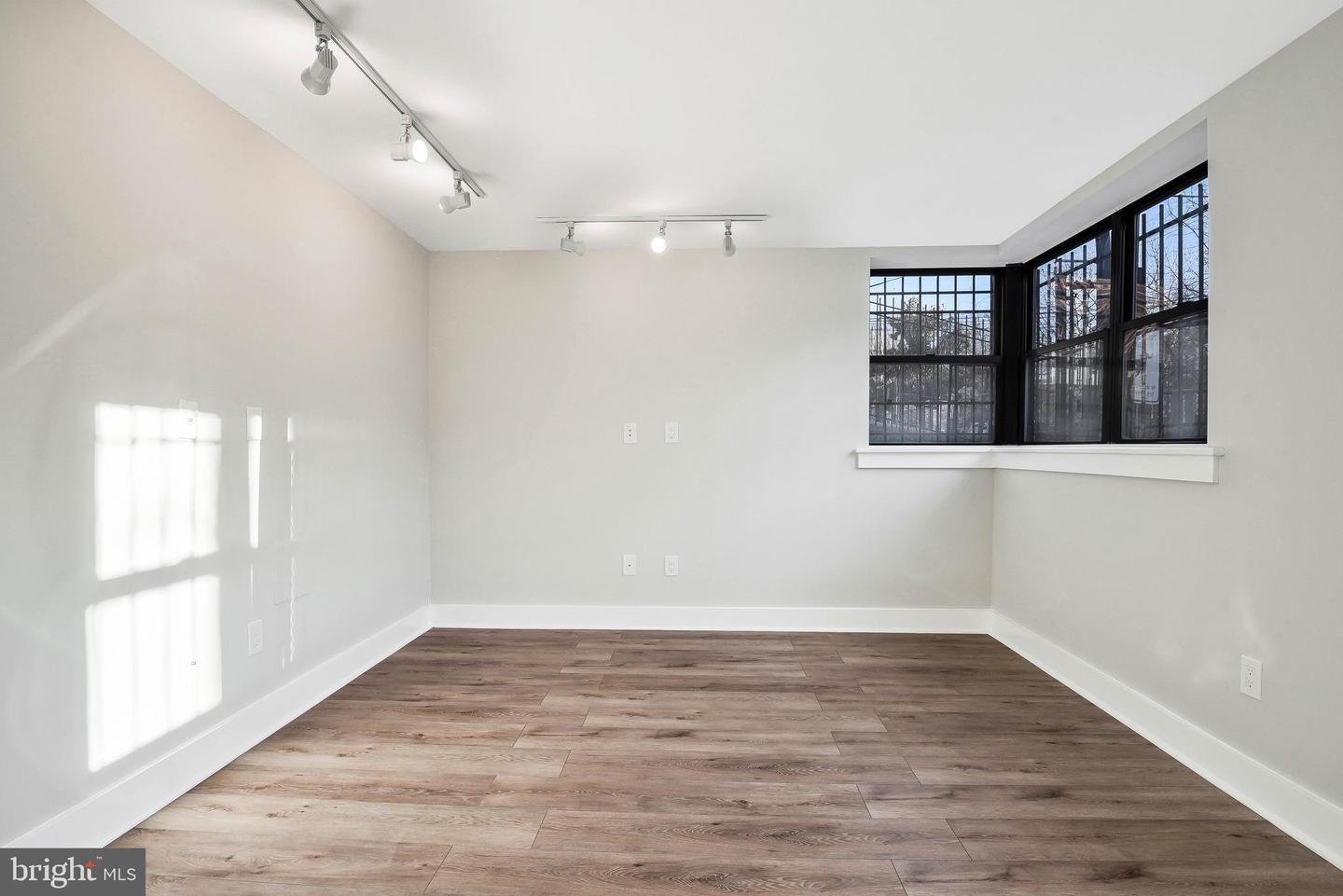 212-212 OAKWOOD ST SE #B5, WASHINGTON, District Of Columbia 20032, 1 Bedroom Bedrooms, ,1 BathroomBathrooms,Residential,For sale,212-212 OAKWOOD ST SE #B5,DCDC2201178 MLS # DCDC2201178
