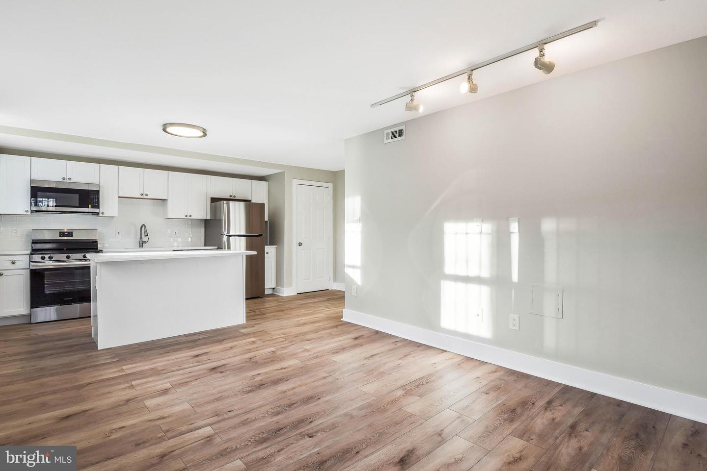 212-212 OAKWOOD ST SE #B5, WASHINGTON, District Of Columbia 20032, 1 Bedroom Bedrooms, ,1 BathroomBathrooms,Residential,For sale,212-212 OAKWOOD ST SE #B5,DCDC2201178 MLS # DCDC2201178