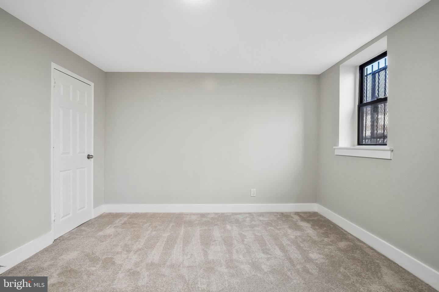 212-212 OAKWOOD ST SE #B5, WASHINGTON, District Of Columbia 20032, 1 Bedroom Bedrooms, ,1 BathroomBathrooms,Residential,For sale,212-212 OAKWOOD ST SE #B5,DCDC2201178 MLS # DCDC2201178