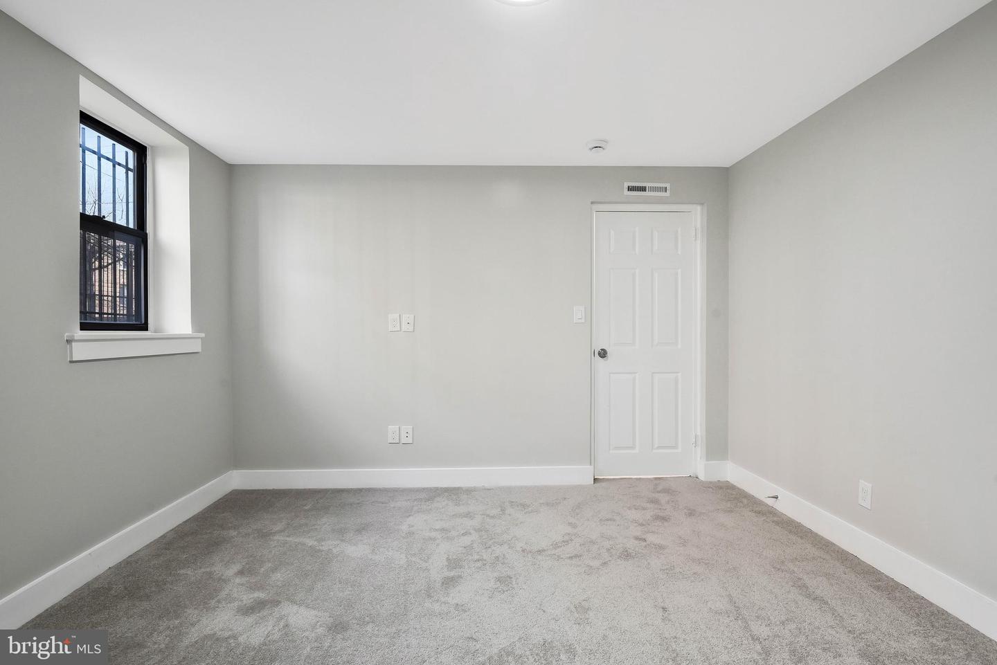 212-212 OAKWOOD ST SE #B5, WASHINGTON, District Of Columbia 20032, 1 Bedroom Bedrooms, ,1 BathroomBathrooms,Residential,For sale,212-212 OAKWOOD ST SE #B5,DCDC2201178 MLS # DCDC2201178