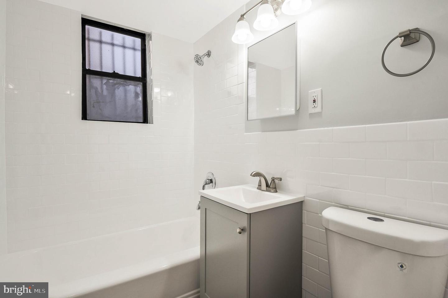 212-212 OAKWOOD ST SE #B5, WASHINGTON, District Of Columbia 20032, 1 Bedroom Bedrooms, ,1 BathroomBathrooms,Residential,For sale,212-212 OAKWOOD ST SE #B5,DCDC2201178 MLS # DCDC2201178