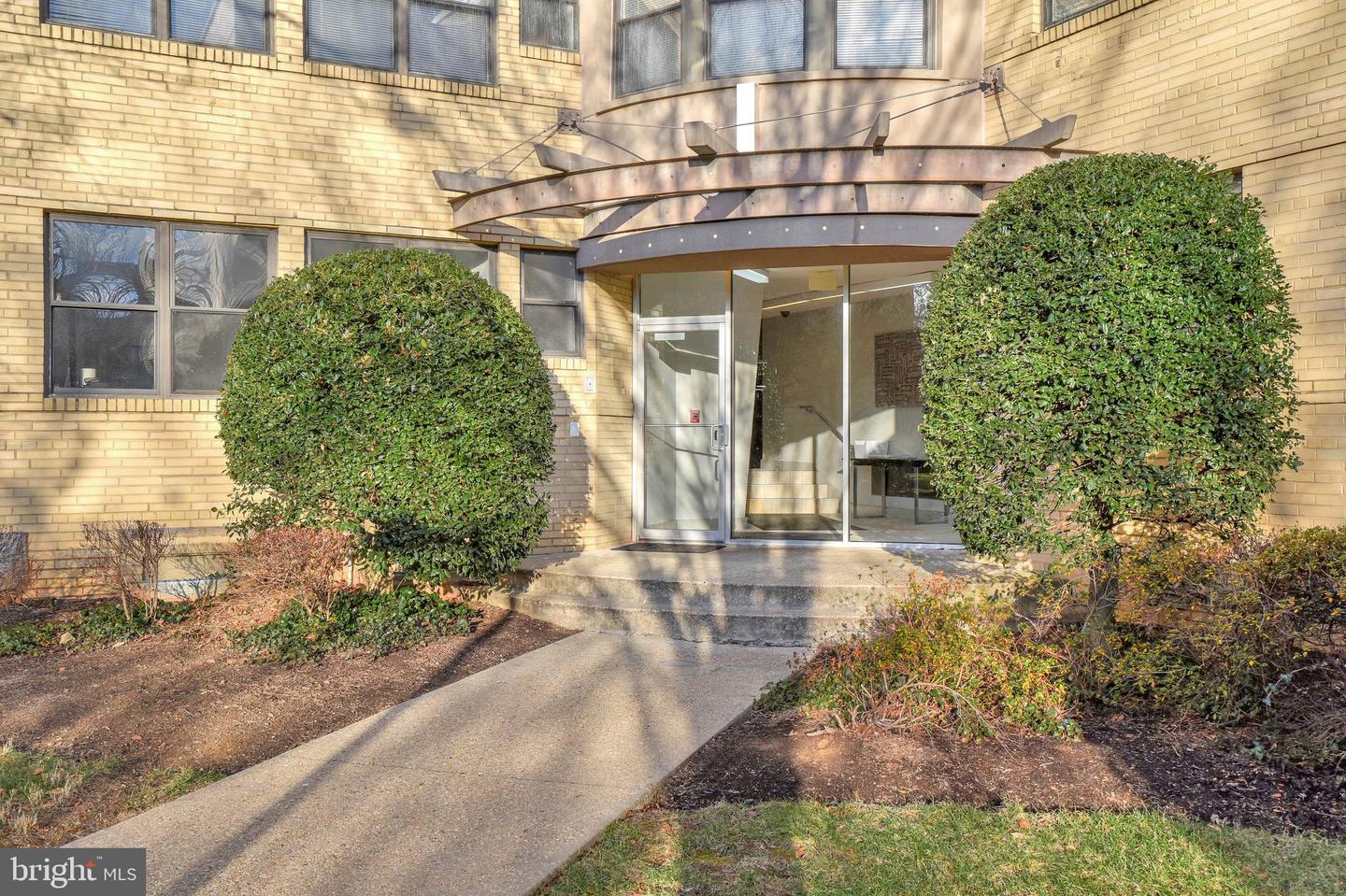 212-212 OAKWOOD ST SE #B5, WASHINGTON, District Of Columbia 20032, 1 Bedroom Bedrooms, ,1 BathroomBathrooms,Residential,For sale,212-212 OAKWOOD ST SE #B5,DCDC2201178 MLS # DCDC2201178