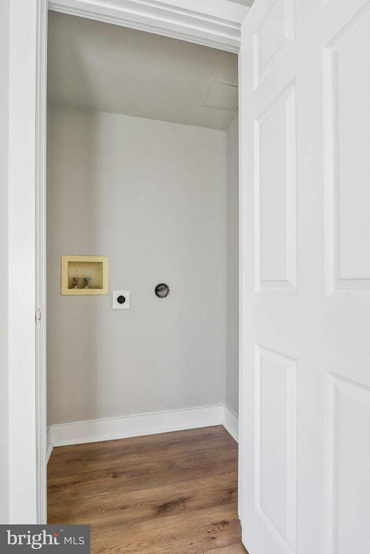 212-212 OAKWOOD ST SE #B5, WASHINGTON, District Of Columbia 20032, 1 Bedroom Bedrooms, ,1 BathroomBathrooms,Residential,For sale,212-212 OAKWOOD ST SE #B5,DCDC2201178 MLS # DCDC2201178