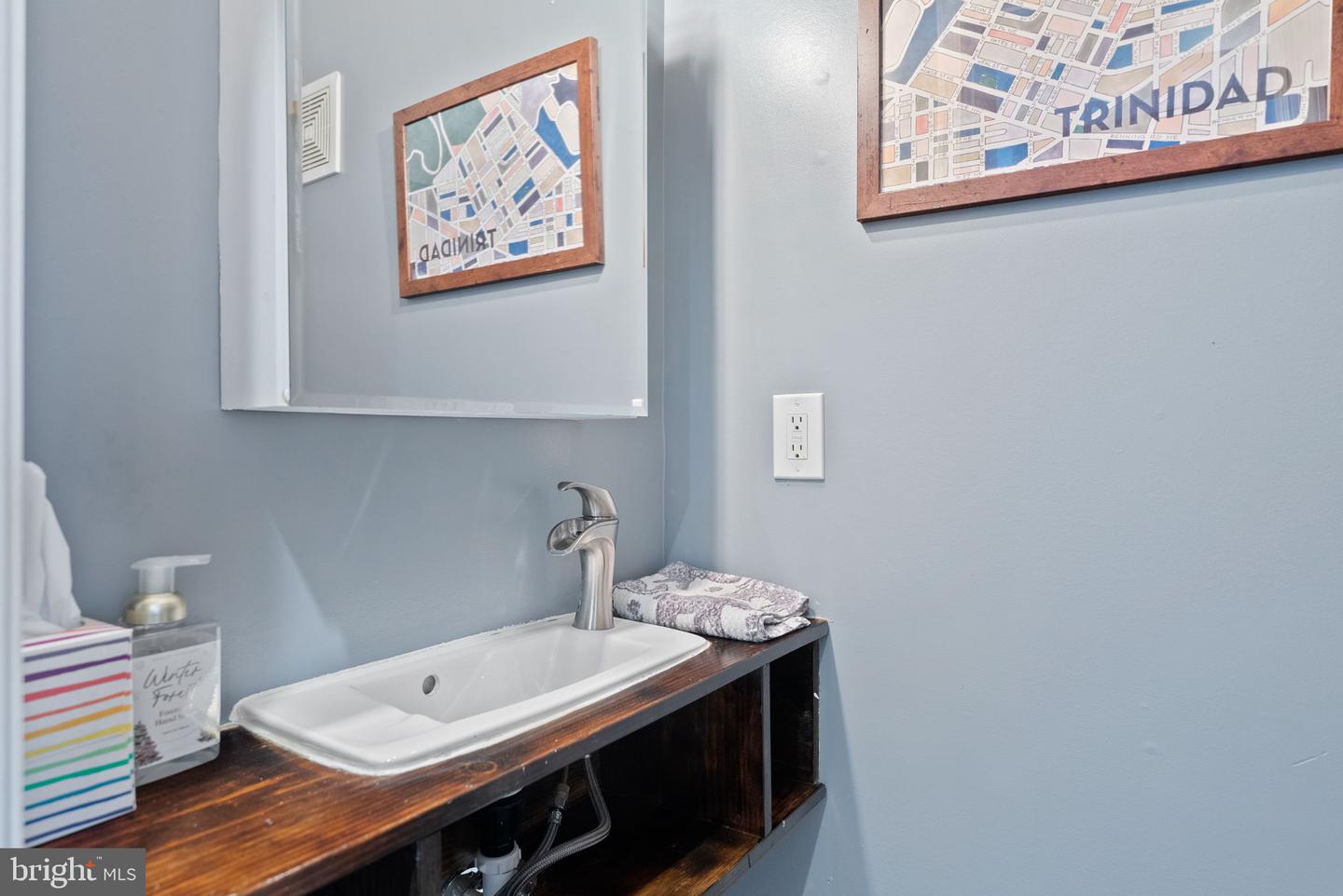1610 LEVIS ST NE, WASHINGTON, District Of Columbia 20002, 2 Bedrooms Bedrooms, ,2 BathroomsBathrooms,Residential,For sale,1610 LEVIS ST NE,DCDC2201154 MLS # DCDC2201154