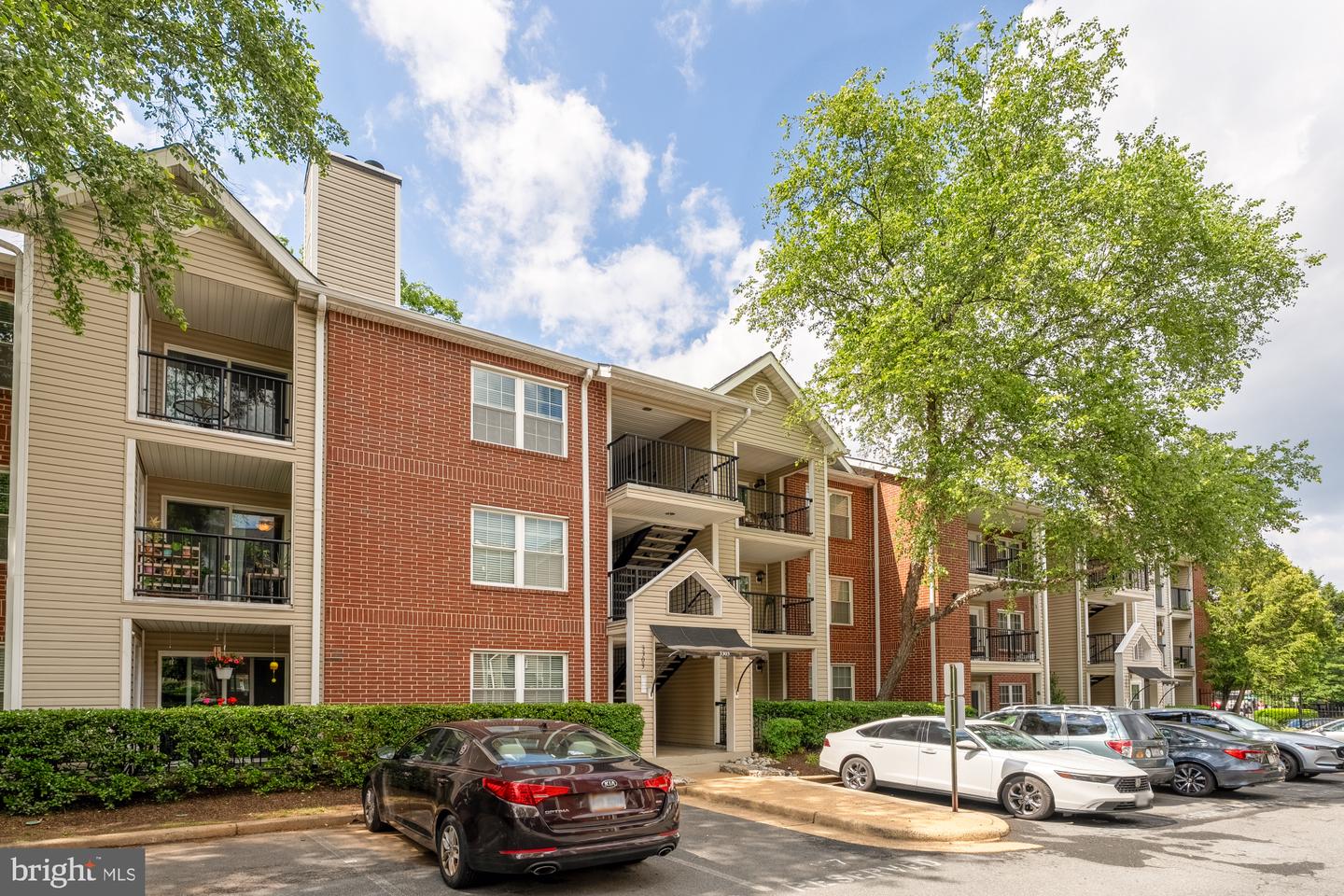 3303 WYNDHAM CIR #347, ALEXANDRIA, Virginia 22302, 2 Bedrooms Bedrooms, ,2 BathroomsBathrooms,Residential,For sale,3303 WYNDHAM CIR #347,VAAX2045446 MLS # VAAX2045446