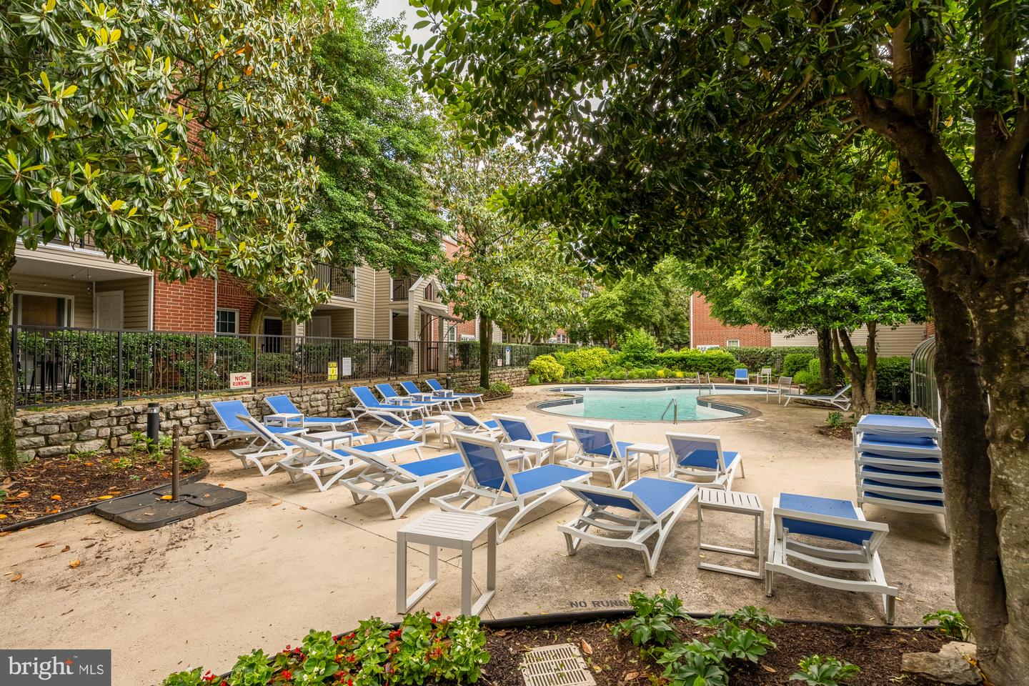 3303 WYNDHAM CIR #347, ALEXANDRIA, Virginia 22302, 2 Bedrooms Bedrooms, ,2 BathroomsBathrooms,Residential,For sale,3303 WYNDHAM CIR #347,VAAX2045446 MLS # VAAX2045446