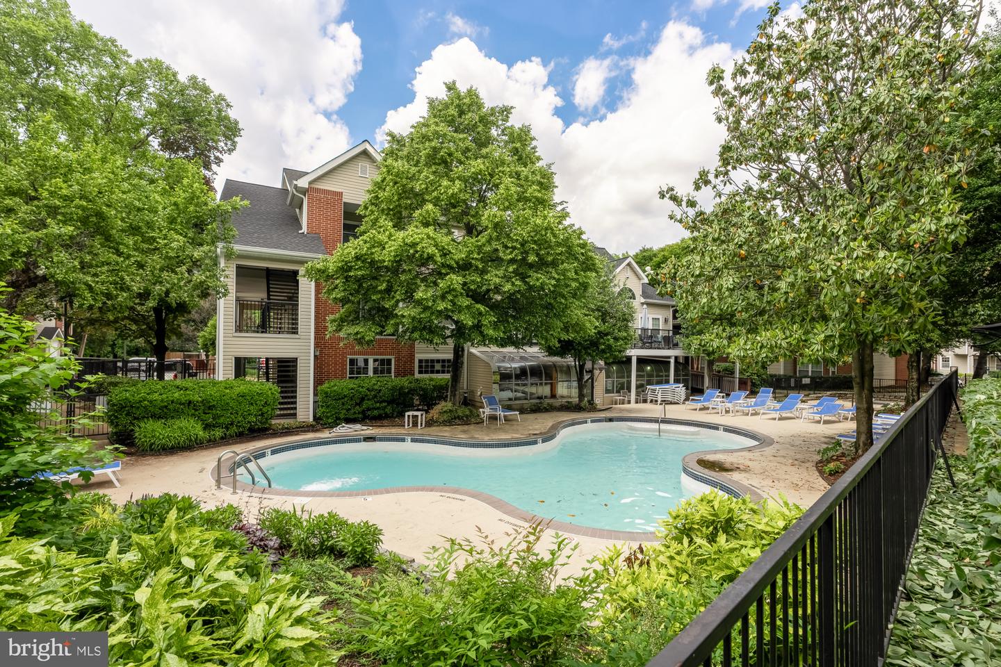 3303 WYNDHAM CIR #347, ALEXANDRIA, Virginia 22302, 2 Bedrooms Bedrooms, ,2 BathroomsBathrooms,Residential,For sale,3303 WYNDHAM CIR #347,VAAX2045446 MLS # VAAX2045446