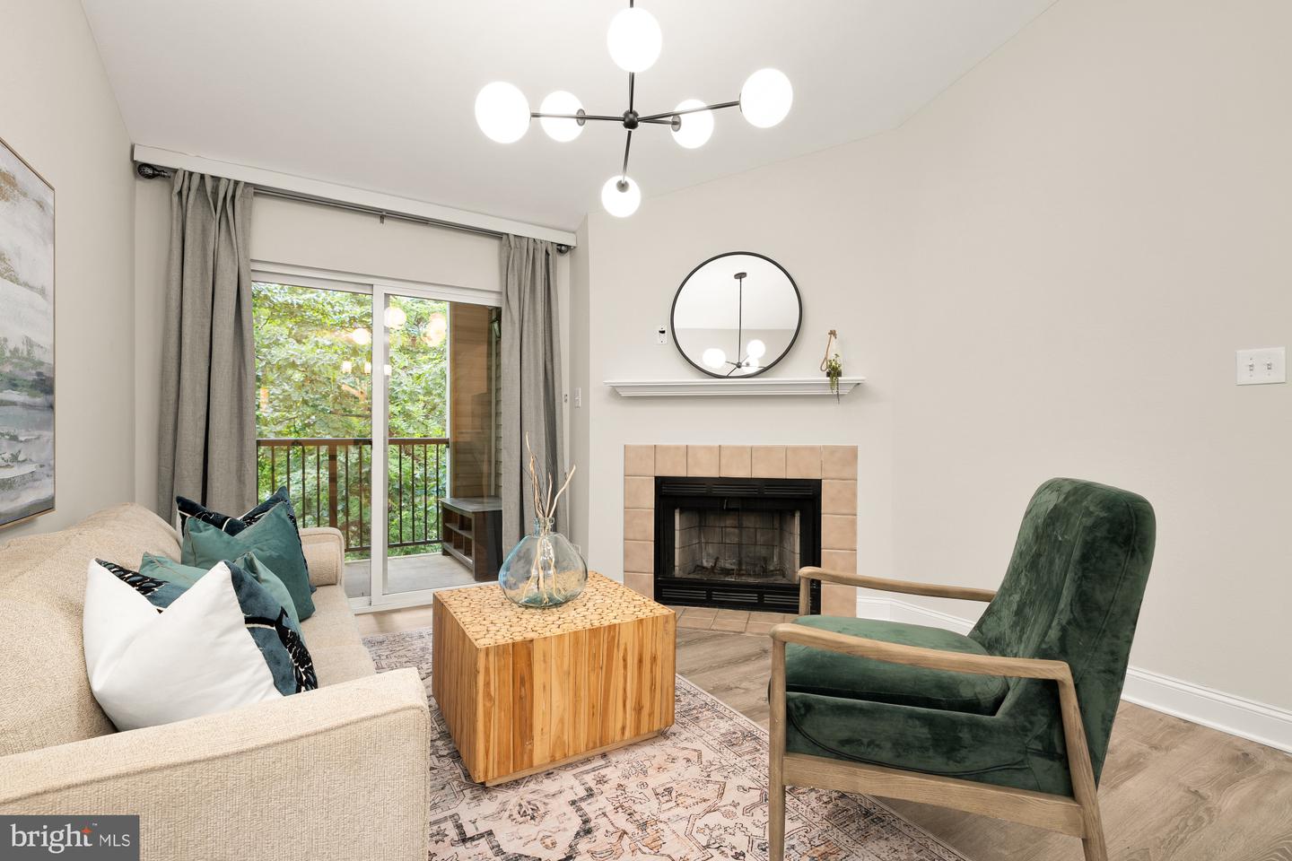 3303 WYNDHAM CIR #347, ALEXANDRIA, Virginia 22302, 2 Bedrooms Bedrooms, ,2 BathroomsBathrooms,Residential,For sale,3303 WYNDHAM CIR #347,VAAX2045446 MLS # VAAX2045446