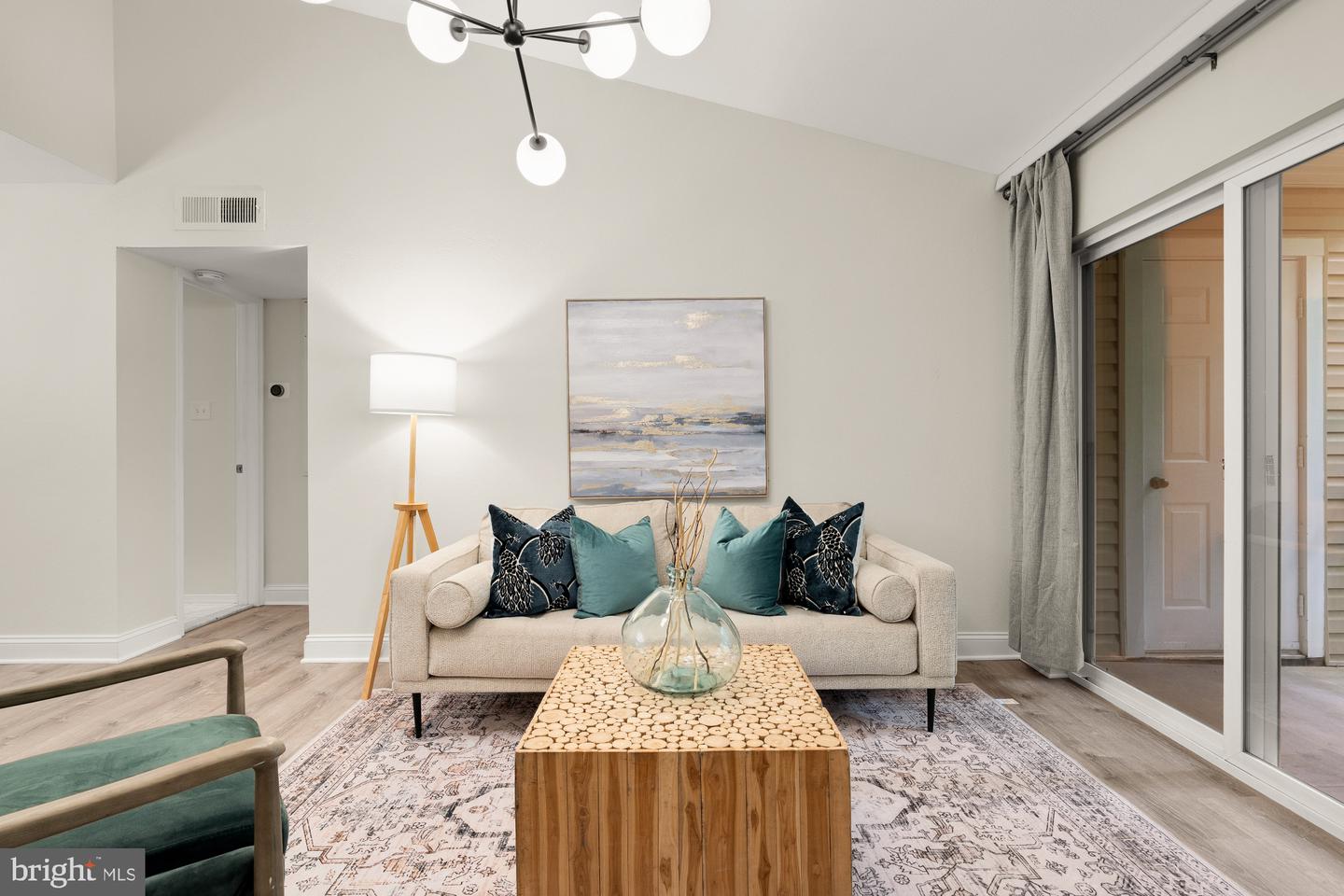 3303 WYNDHAM CIR #347, ALEXANDRIA, Virginia 22302, 2 Bedrooms Bedrooms, ,2 BathroomsBathrooms,Residential,For sale,3303 WYNDHAM CIR #347,VAAX2045446 MLS # VAAX2045446