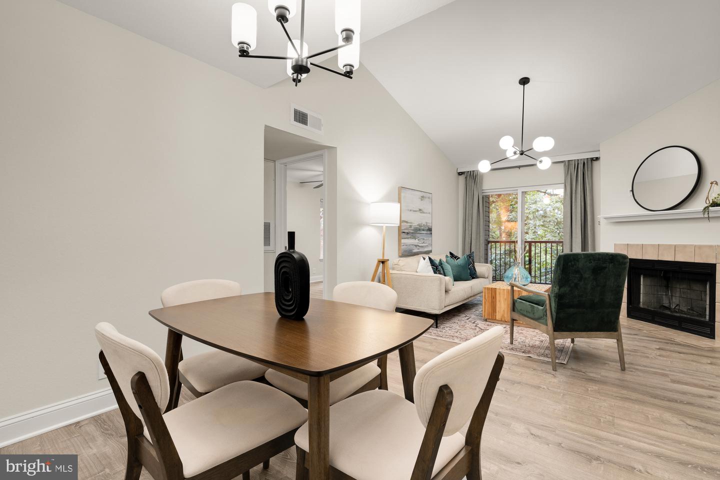 3303 WYNDHAM CIR #347, ALEXANDRIA, Virginia 22302, 2 Bedrooms Bedrooms, ,2 BathroomsBathrooms,Residential,For sale,3303 WYNDHAM CIR #347,VAAX2045446 MLS # VAAX2045446