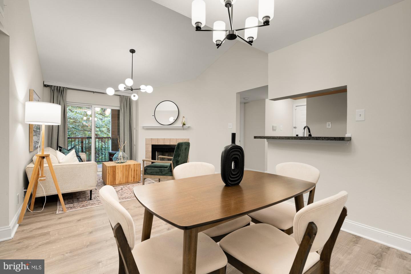 3303 WYNDHAM CIR #347, ALEXANDRIA, Virginia 22302, 2 Bedrooms Bedrooms, ,2 BathroomsBathrooms,Residential,For sale,3303 WYNDHAM CIR #347,VAAX2045446 MLS # VAAX2045446