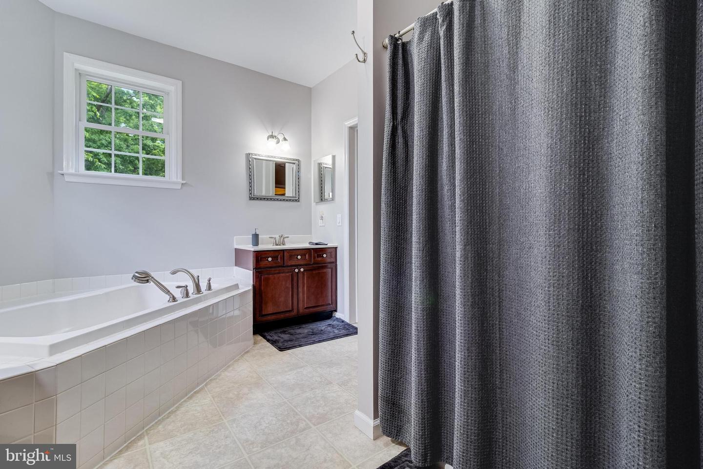 17397 ROSIERS CREEK LN, KING GEORGE, Virginia 22485, 5 Bedrooms Bedrooms, ,4 BathroomsBathrooms,Residential,For sale,17397 ROSIERS CREEK LN,VAKG2006436 MLS # VAKG2006436