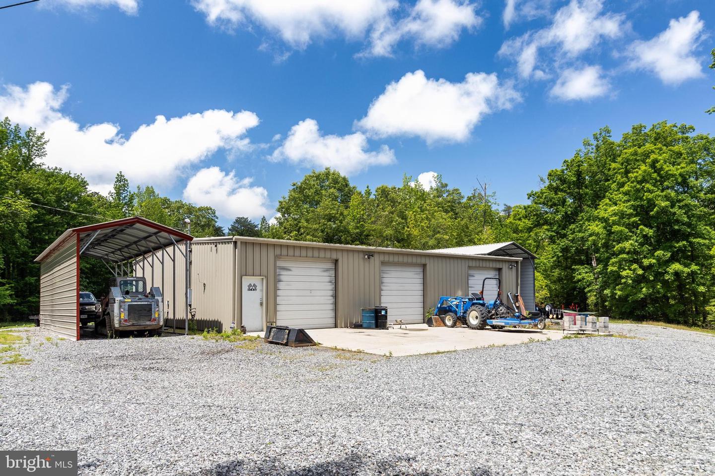 17397 ROSIERS CREEK LN, KING GEORGE, Virginia 22485, 5 Bedrooms Bedrooms, ,4 BathroomsBathrooms,Residential,For sale,17397 ROSIERS CREEK LN,VAKG2006436 MLS # VAKG2006436