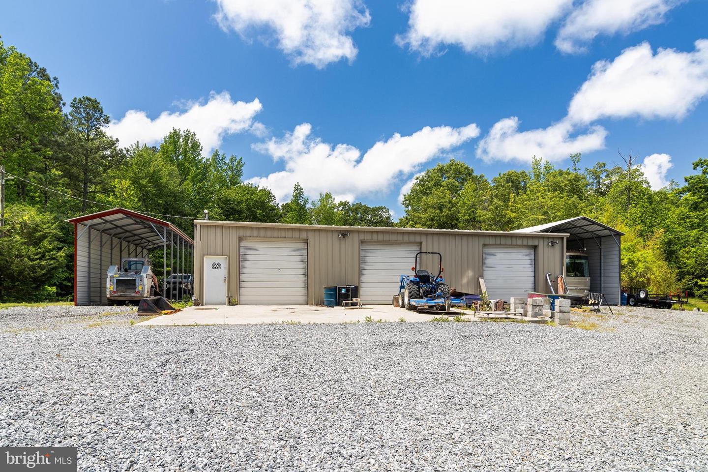 17397 ROSIERS CREEK LN, KING GEORGE, Virginia 22485, 5 Bedrooms Bedrooms, ,4 BathroomsBathrooms,Residential,For sale,17397 ROSIERS CREEK LN,VAKG2006436 MLS # VAKG2006436