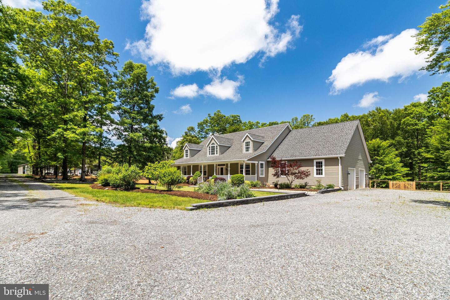 17397 ROSIERS CREEK LN, KING GEORGE, Virginia 22485, 5 Bedrooms Bedrooms, ,4 BathroomsBathrooms,Residential,For sale,17397 ROSIERS CREEK LN,VAKG2006436 MLS # VAKG2006436