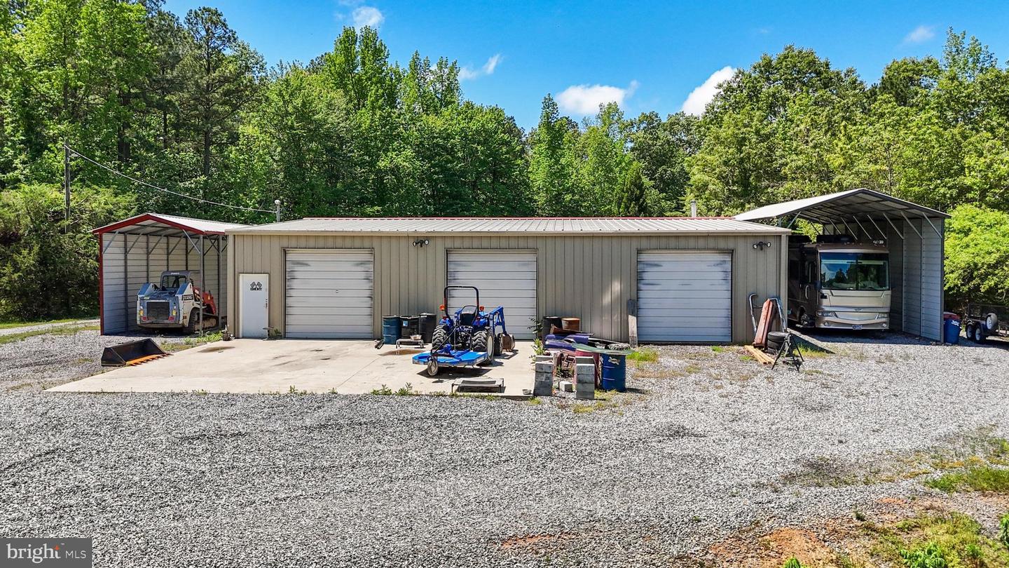 17397 ROSIERS CREEK LN, KING GEORGE, Virginia 22485, 5 Bedrooms Bedrooms, ,4 BathroomsBathrooms,Residential,For sale,17397 ROSIERS CREEK LN,VAKG2006436 MLS # VAKG2006436