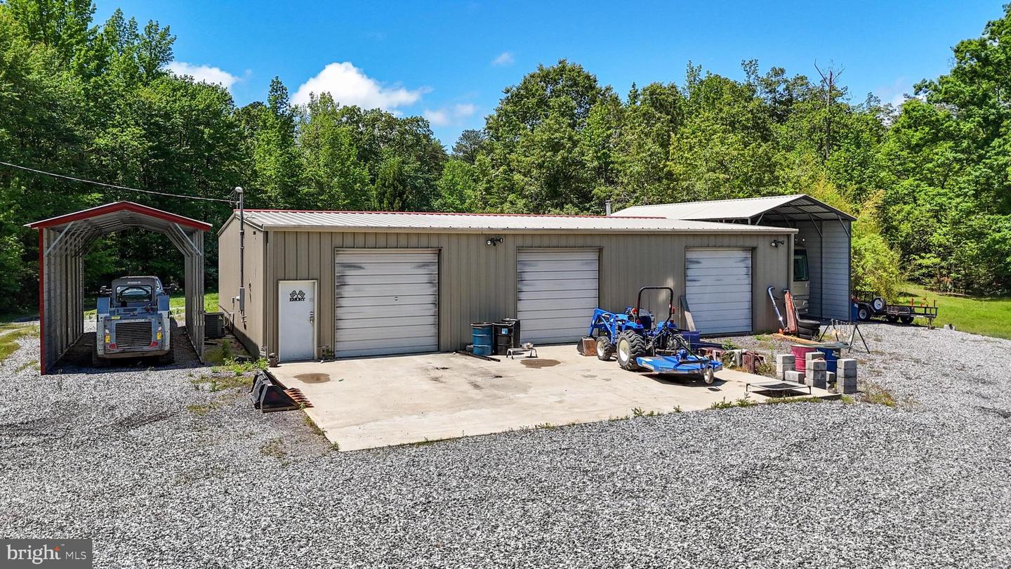 17397 ROSIERS CREEK LN, KING GEORGE, Virginia 22485, 5 Bedrooms Bedrooms, ,4 BathroomsBathrooms,Residential,For sale,17397 ROSIERS CREEK LN,VAKG2006436 MLS # VAKG2006436