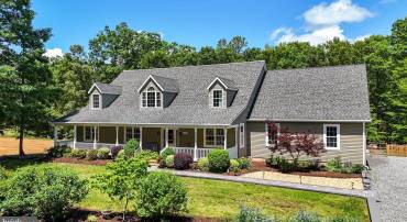 17397 ROSIERS CREEK LN, KING GEORGE, Virginia 22485, 5 Bedrooms Bedrooms, ,4 BathroomsBathrooms,Residential,For sale,17397 ROSIERS CREEK LN,VAKG2006436 MLS # VAKG2006436