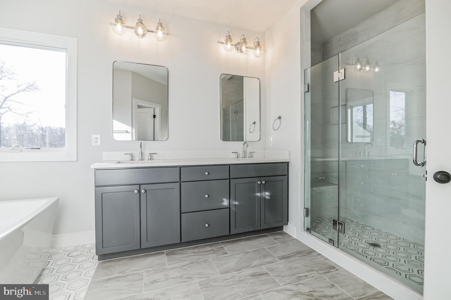 3608 CENTER DR, ALEXANDRIA, Virginia 22309, 4 Bedrooms Bedrooms, ,4 BathroomsBathrooms,Residential,For sale,3608 CENTER DR,VAFX2241558 MLS # VAFX2241558