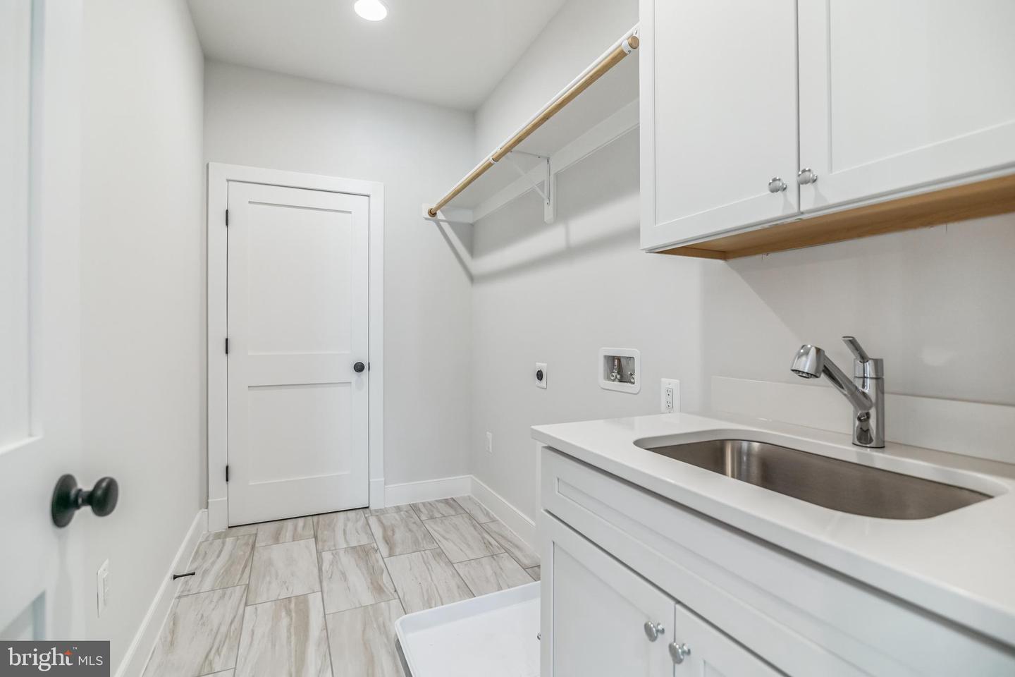 3608 CENTER DR, ALEXANDRIA, Virginia 22309, 4 Bedrooms Bedrooms, ,4 BathroomsBathrooms,Residential,For sale,3608 CENTER DR,VAFX2241558 MLS # VAFX2241558