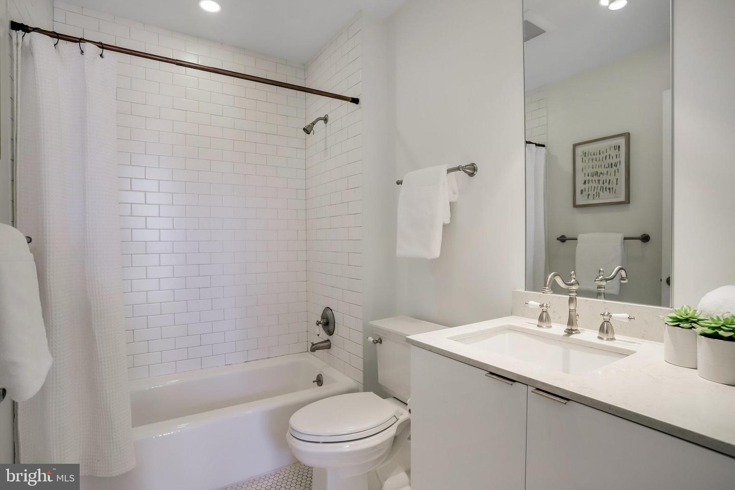 1380 QUINCY ST NW #3-E, WASHINGTON, District Of Columbia 20011, 2 Bedrooms Bedrooms, ,2 BathroomsBathrooms,Residential,For sale,1380 QUINCY ST NW #3-E,DCDC2201208 MLS # DCDC2201208