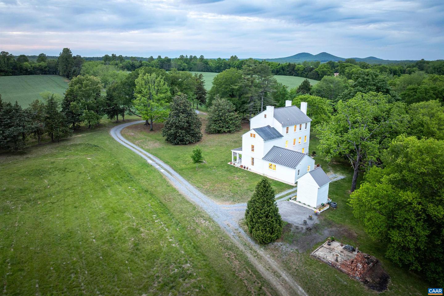 3276 BUCKINGHAM SPRINGS RD, DILLWYN, Virginia 23936, 6 Bedrooms Bedrooms, ,4 BathroomsBathrooms,Residential,For sale,3276 BUCKINGHAM SPRINGS RD,664675 MLS # 664675
