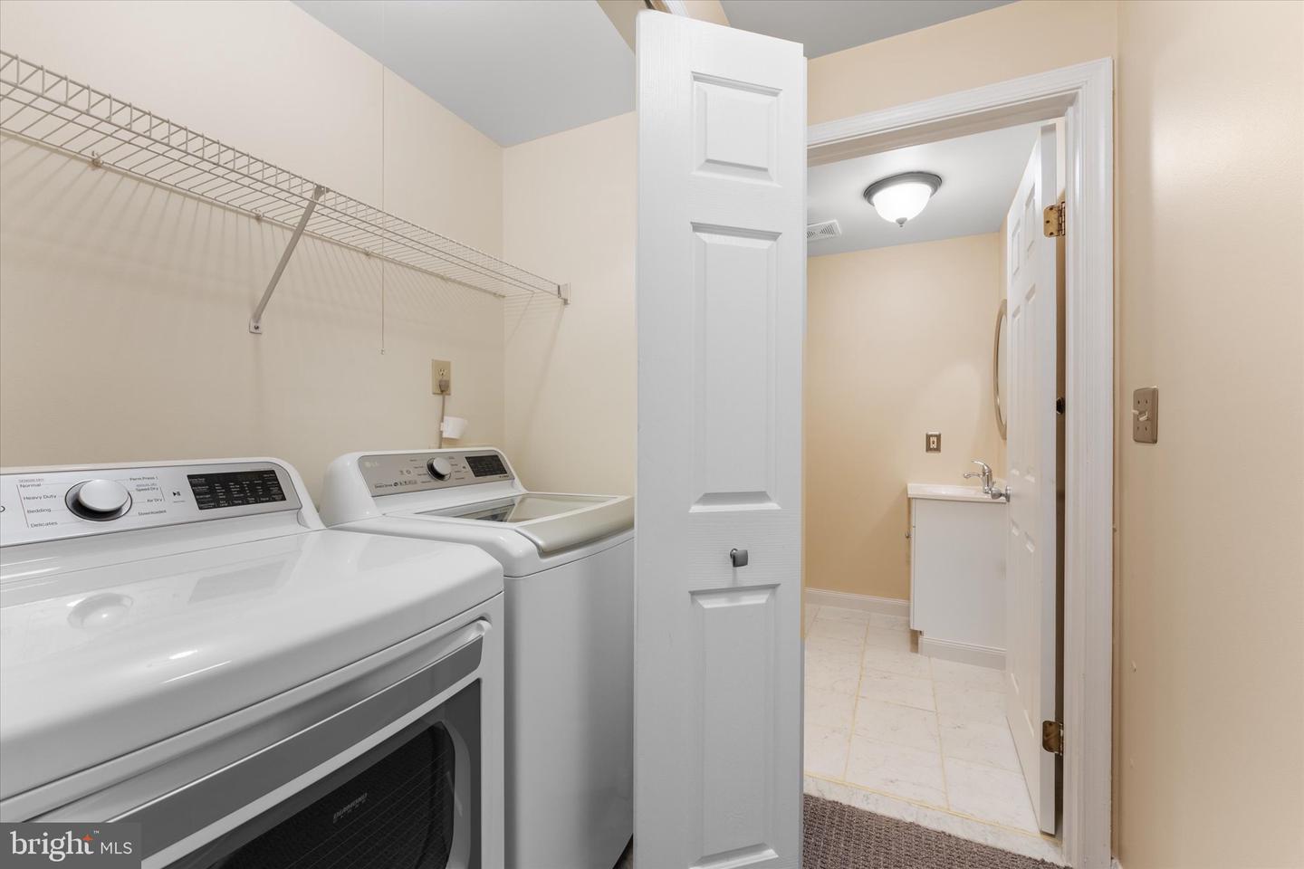 407 LAKEVIEW CT, STAFFORD, Virginia 22554, 4 Bedrooms Bedrooms, ,3 BathroomsBathrooms,Residential,For sale,407 LAKEVIEW CT,VAST2038956 MLS # VAST2038956
