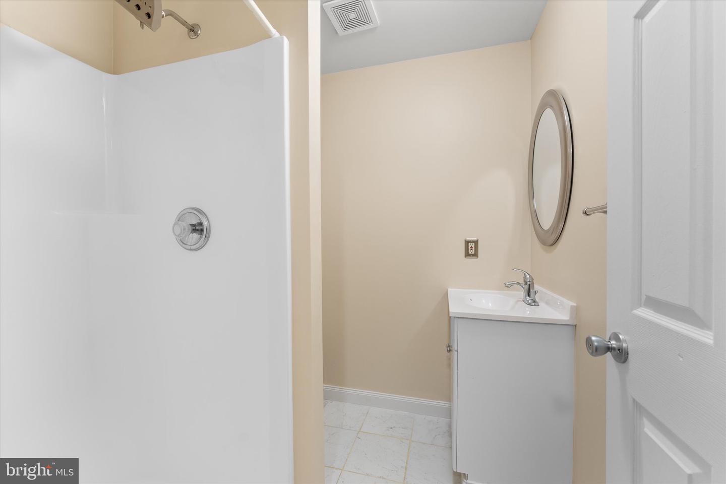 407 LAKEVIEW CT, STAFFORD, Virginia 22554, 4 Bedrooms Bedrooms, ,3 BathroomsBathrooms,Residential,For sale,407 LAKEVIEW CT,VAST2038956 MLS # VAST2038956