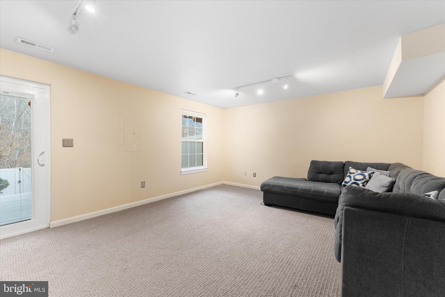 407 LAKEVIEW CT, STAFFORD, Virginia 22554, 4 Bedrooms Bedrooms, ,3 BathroomsBathrooms,Residential,For sale,407 LAKEVIEW CT,VAST2038956 MLS # VAST2038956