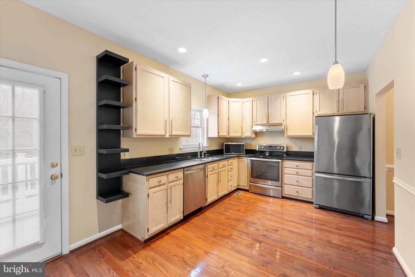 407 LAKEVIEW CT, STAFFORD, Virginia 22554, 4 Bedrooms Bedrooms, ,3 BathroomsBathrooms,Residential,For sale,407 LAKEVIEW CT,VAST2038956 MLS # VAST2038956