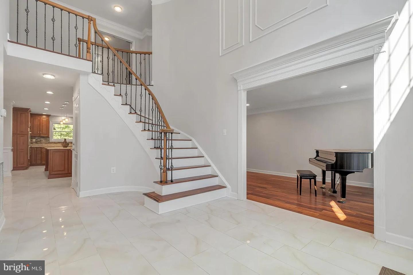 5503 CHESTERMILL CT, FAIRFAX, Virginia 22030, 4 Bedrooms Bedrooms, ,3 BathroomsBathrooms,Residential,For sale,5503 CHESTERMILL CT,VAFX2241726 MLS # VAFX2241726