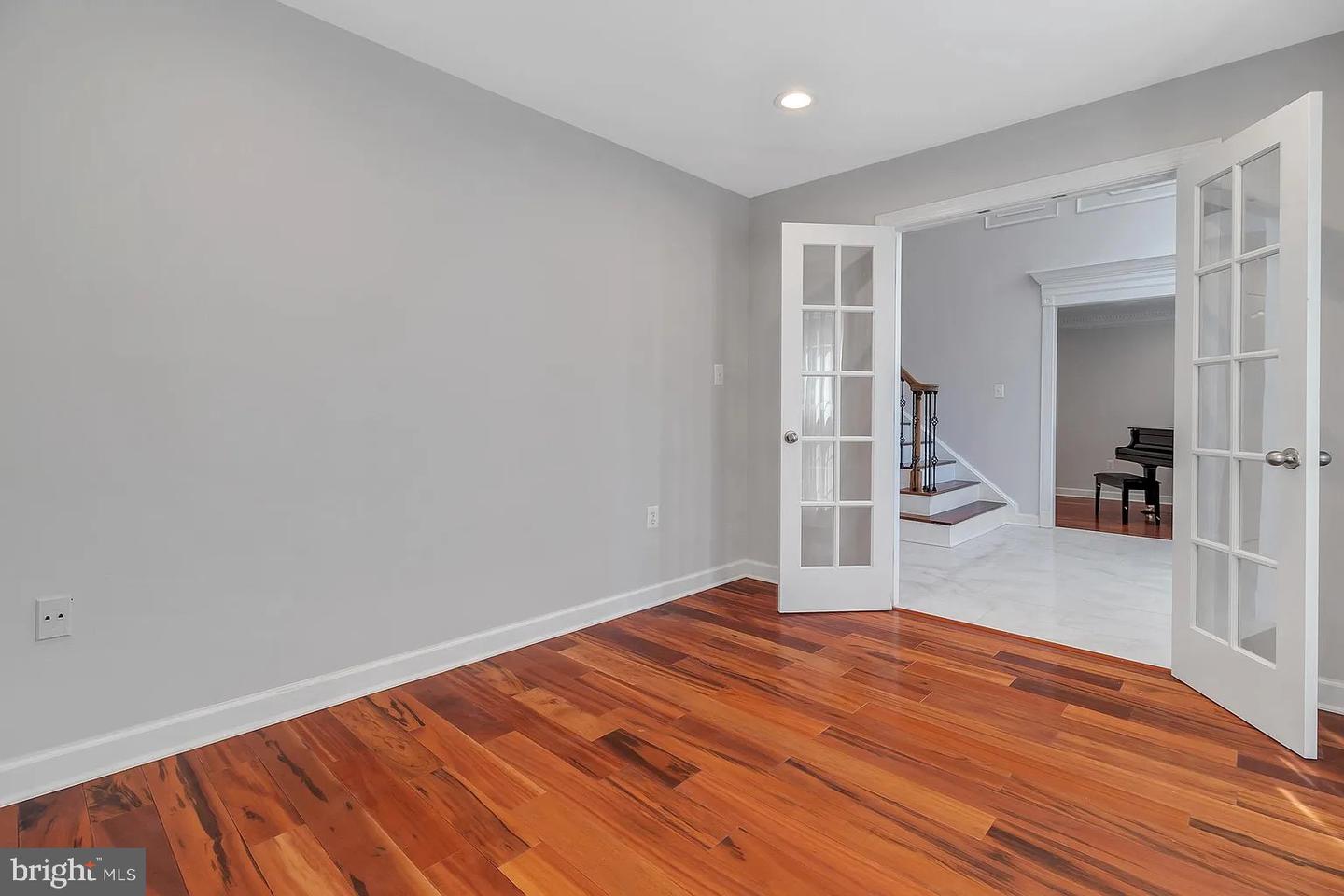 5503 CHESTERMILL CT, FAIRFAX, Virginia 22030, 4 Bedrooms Bedrooms, ,3 BathroomsBathrooms,Residential,For sale,5503 CHESTERMILL CT,VAFX2241726 MLS # VAFX2241726