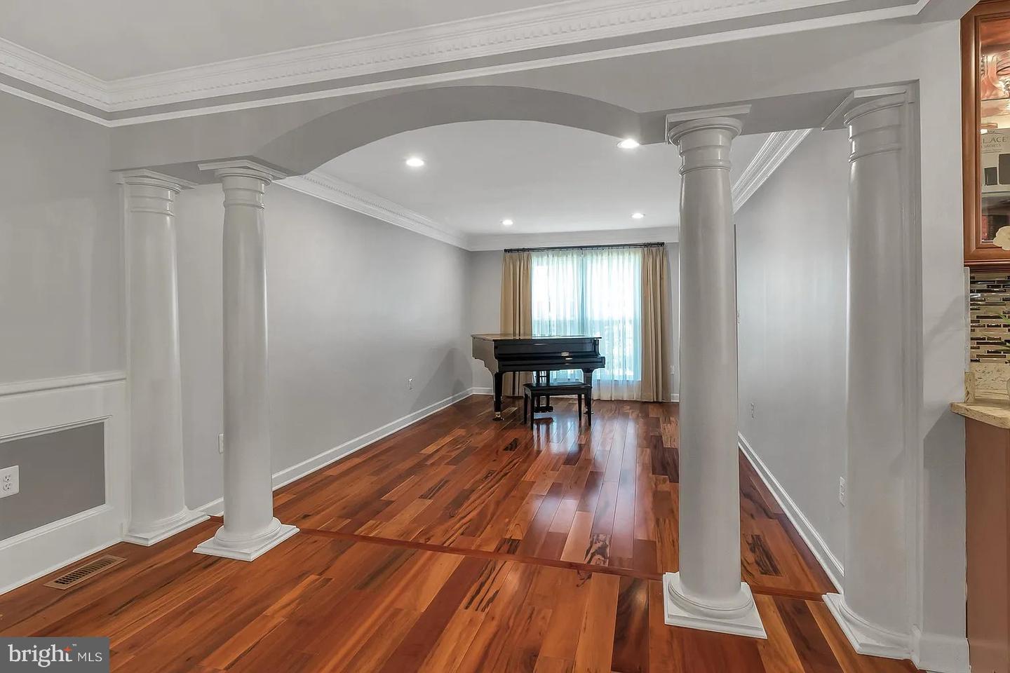 5503 CHESTERMILL CT, FAIRFAX, Virginia 22030, 4 Bedrooms Bedrooms, ,3 BathroomsBathrooms,Residential,For sale,5503 CHESTERMILL CT,VAFX2241726 MLS # VAFX2241726