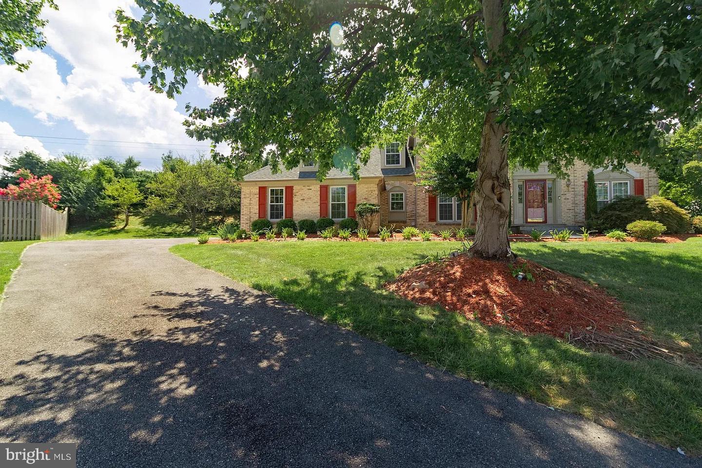 5503 CHESTERMILL CT, FAIRFAX, Virginia 22030, 4 Bedrooms Bedrooms, ,3 BathroomsBathrooms,Residential,For sale,5503 CHESTERMILL CT,VAFX2241726 MLS # VAFX2241726