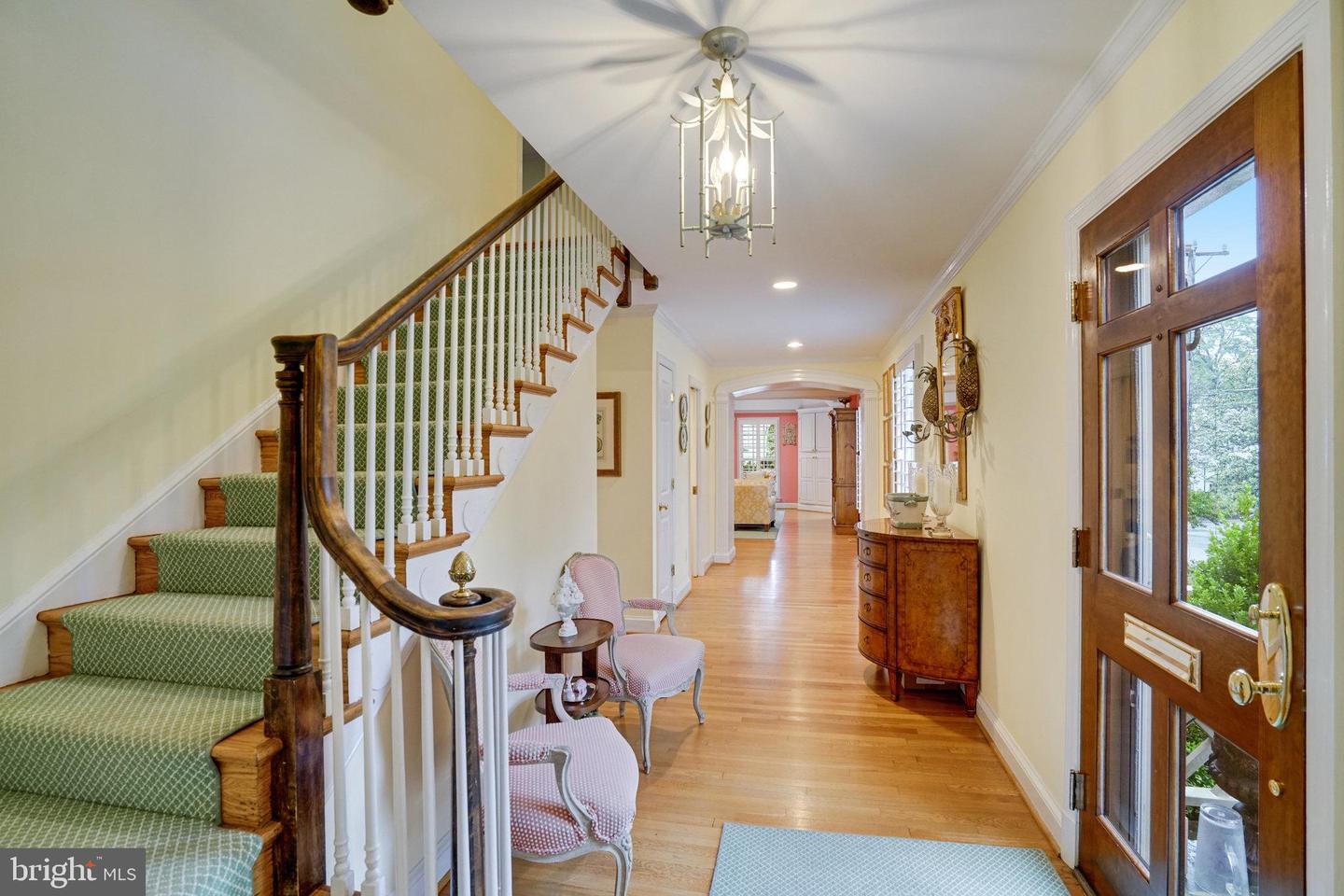 4629 32ND RD N, ARLINGTON, Virginia 22207, 5 Bedrooms Bedrooms, ,4 BathroomsBathrooms,Residential,For sale,4629 32ND RD N,VAAR2057702 MLS # VAAR2057702