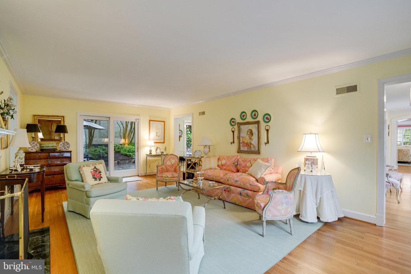 4629 32ND RD N, ARLINGTON, Virginia 22207, 5 Bedrooms Bedrooms, ,4 BathroomsBathrooms,Residential,For sale,4629 32ND RD N,VAAR2057702 MLS # VAAR2057702