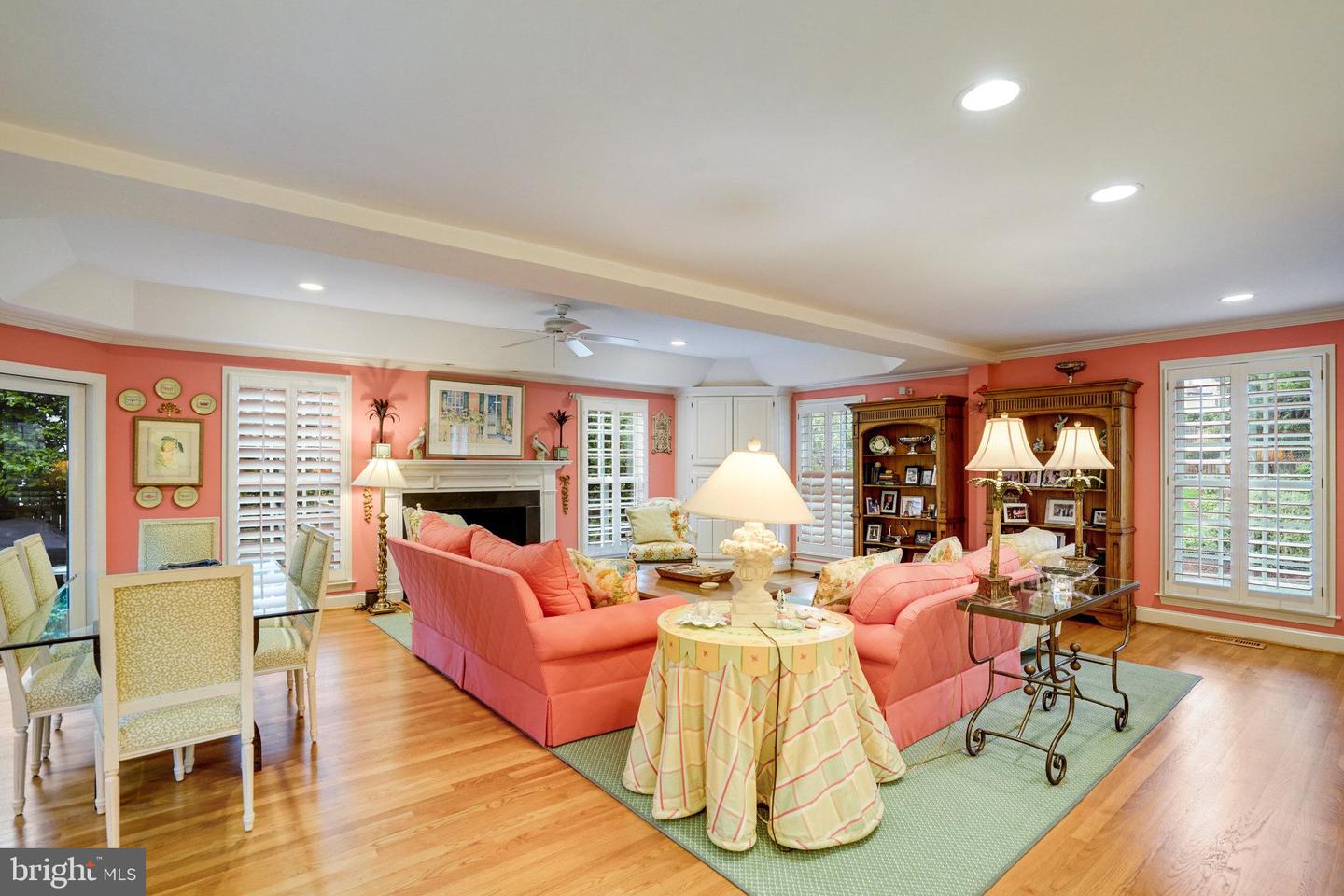 4629 32ND RD N, ARLINGTON, Virginia 22207, 5 Bedrooms Bedrooms, ,4 BathroomsBathrooms,Residential,For sale,4629 32ND RD N,VAAR2057702 MLS # VAAR2057702