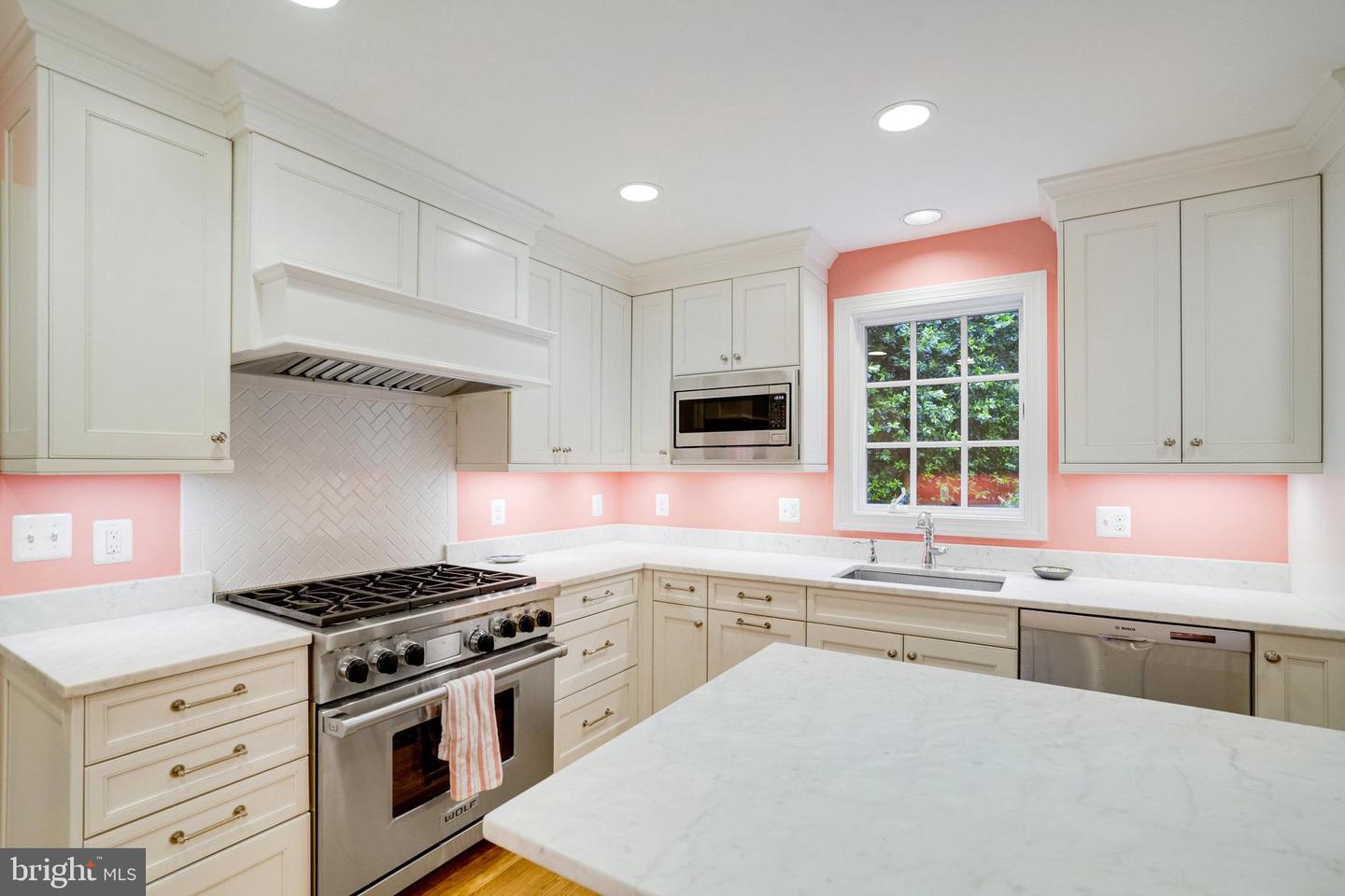 4629 32ND RD N, ARLINGTON, Virginia 22207, 5 Bedrooms Bedrooms, ,4 BathroomsBathrooms,Residential,For sale,4629 32ND RD N,VAAR2057702 MLS # VAAR2057702