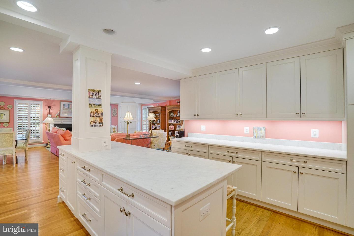 4629 32ND RD N, ARLINGTON, Virginia 22207, 5 Bedrooms Bedrooms, ,4 BathroomsBathrooms,Residential,For sale,4629 32ND RD N,VAAR2057702 MLS # VAAR2057702