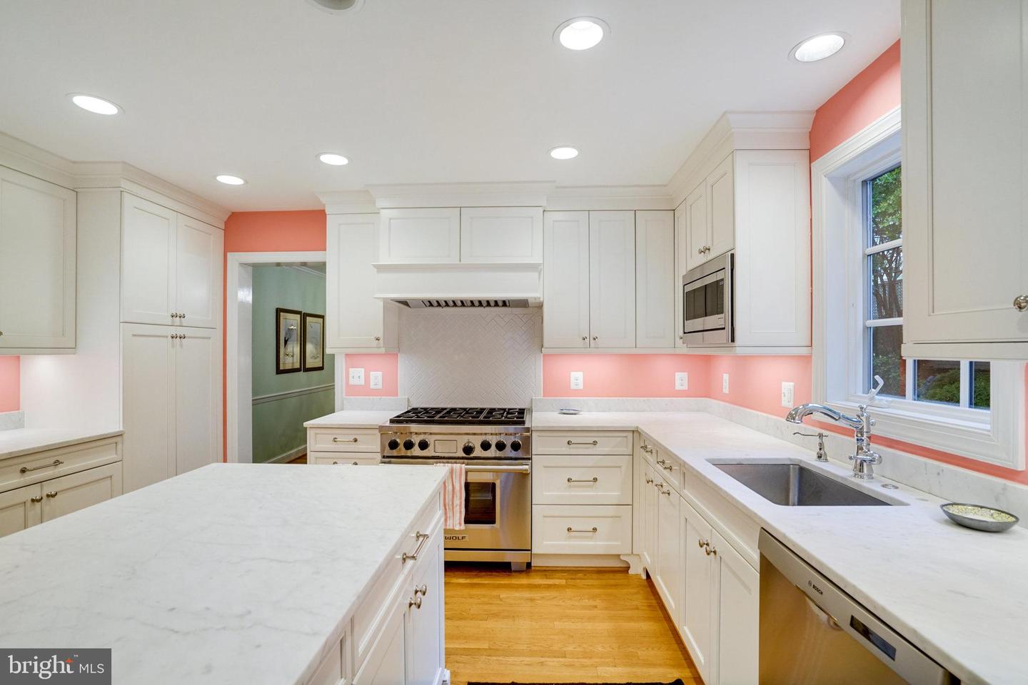 4629 32ND RD N, ARLINGTON, Virginia 22207, 5 Bedrooms Bedrooms, ,4 BathroomsBathrooms,Residential,For sale,4629 32ND RD N,VAAR2057702 MLS # VAAR2057702