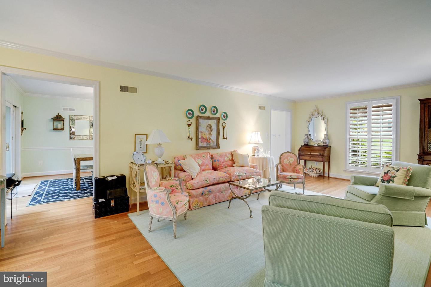 4629 32ND RD N, ARLINGTON, Virginia 22207, 5 Bedrooms Bedrooms, ,4 BathroomsBathrooms,Residential,For sale,4629 32ND RD N,VAAR2057702 MLS # VAAR2057702