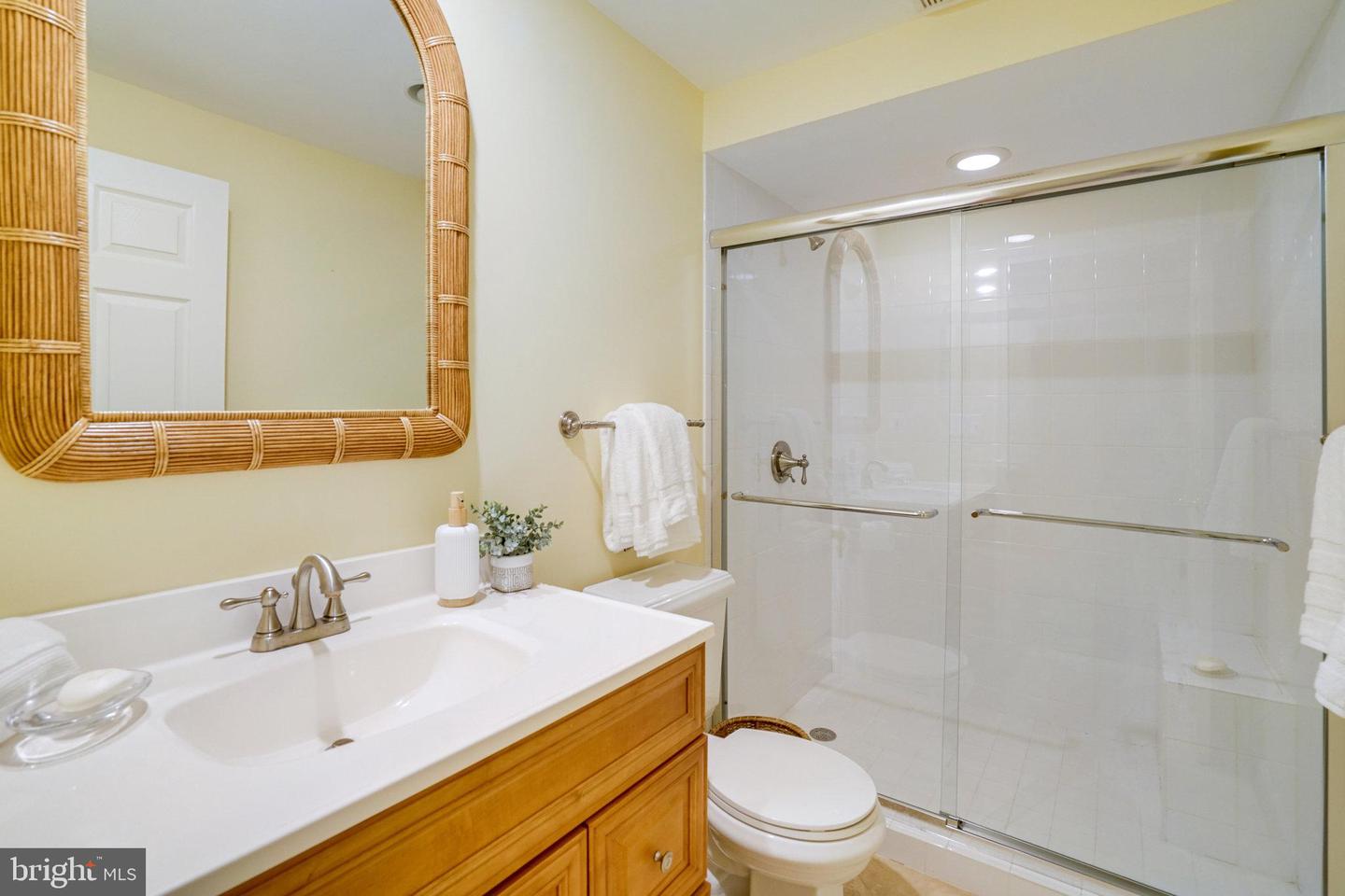 4629 32ND RD N, ARLINGTON, Virginia 22207, 5 Bedrooms Bedrooms, ,4 BathroomsBathrooms,Residential,For sale,4629 32ND RD N,VAAR2057702 MLS # VAAR2057702