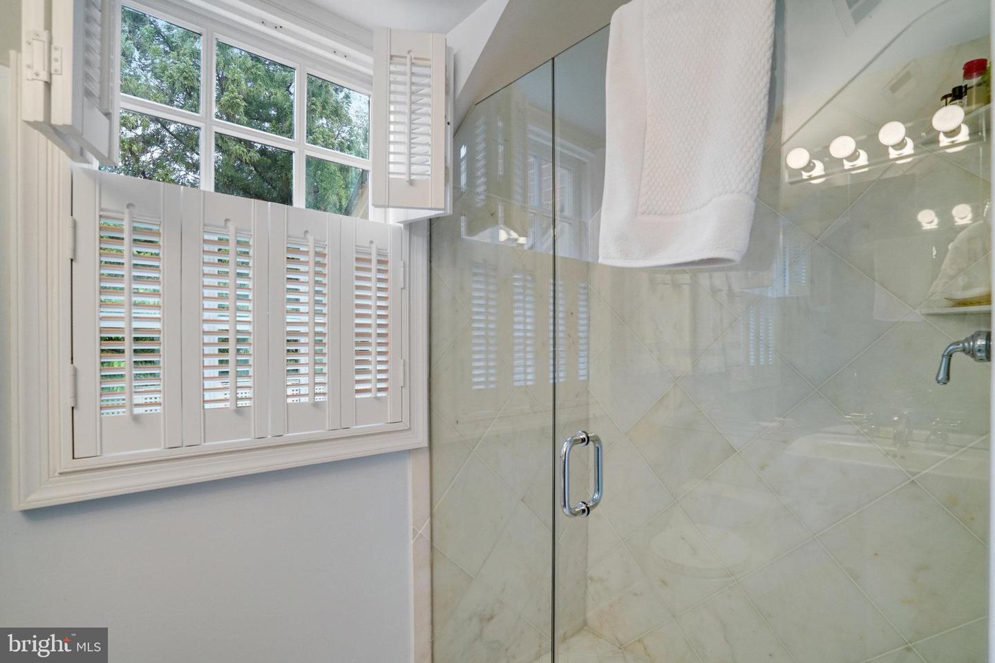 4629 32ND RD N, ARLINGTON, Virginia 22207, 5 Bedrooms Bedrooms, ,4 BathroomsBathrooms,Residential,For sale,4629 32ND RD N,VAAR2057702 MLS # VAAR2057702