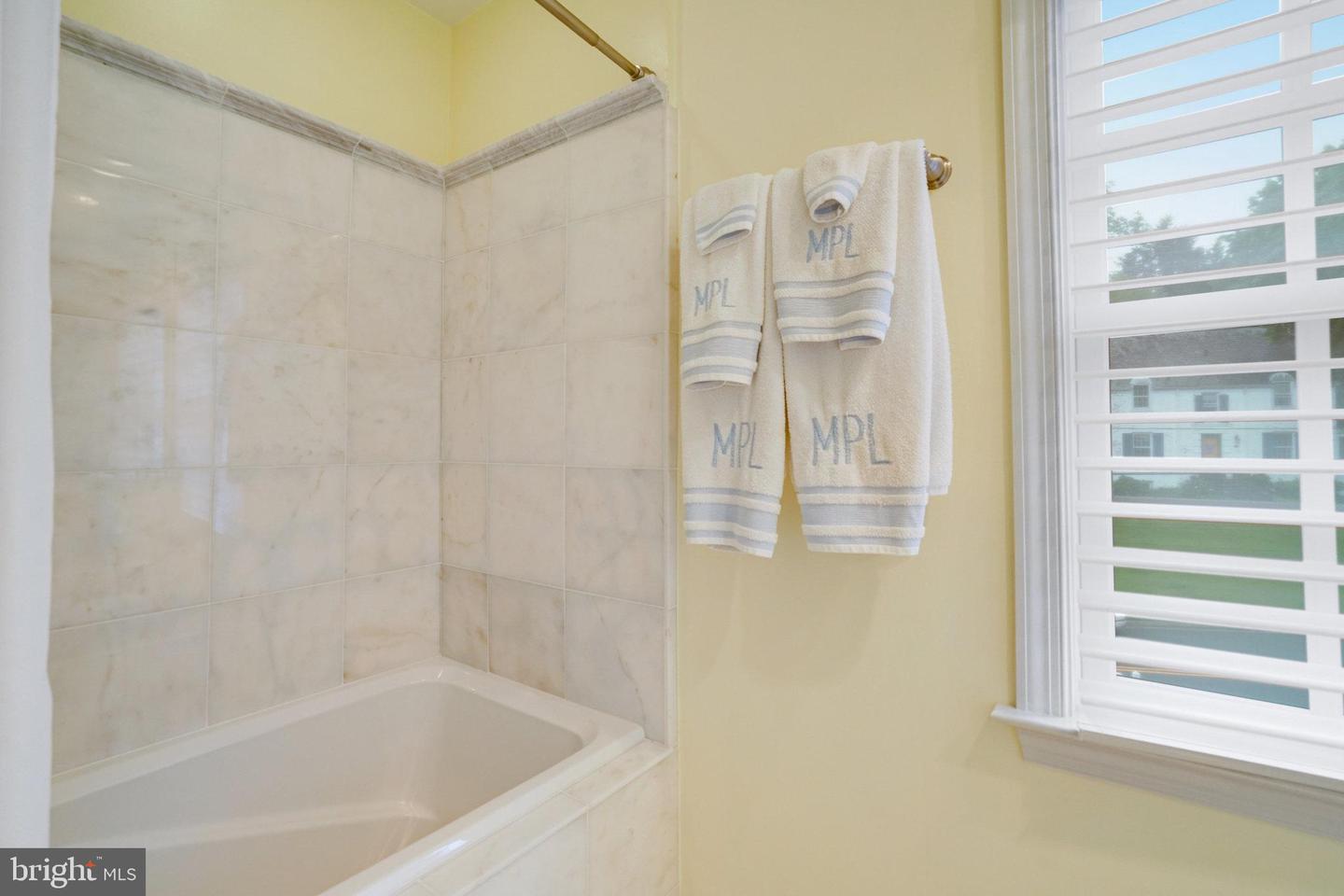 4629 32ND RD N, ARLINGTON, Virginia 22207, 5 Bedrooms Bedrooms, ,4 BathroomsBathrooms,Residential,For sale,4629 32ND RD N,VAAR2057702 MLS # VAAR2057702