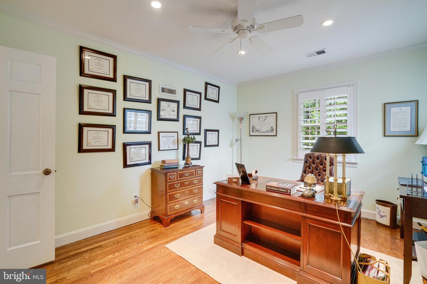4629 32ND RD N, ARLINGTON, Virginia 22207, 5 Bedrooms Bedrooms, ,4 BathroomsBathrooms,Residential,For sale,4629 32ND RD N,VAAR2057702 MLS # VAAR2057702